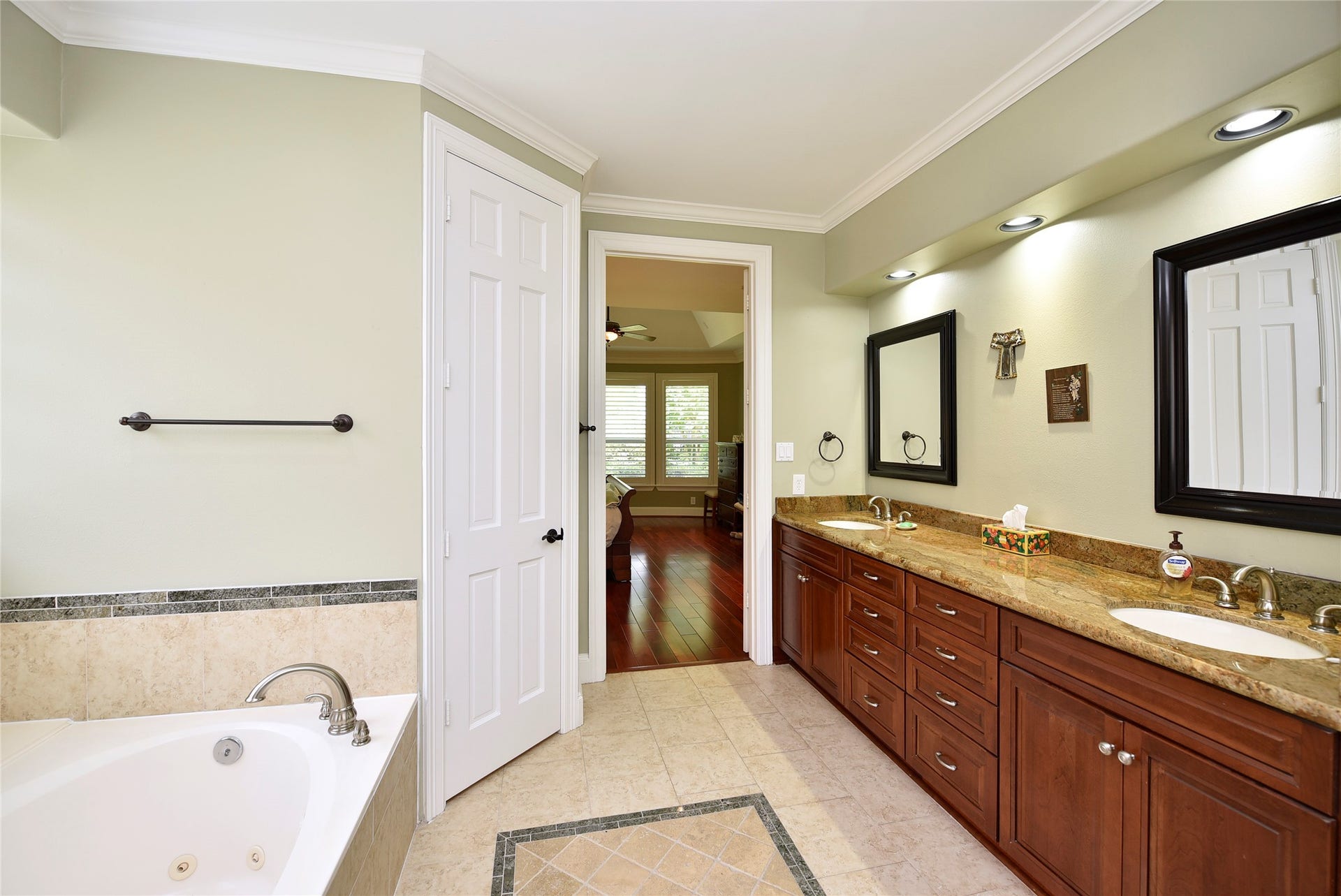 3315 Meadowside Drive, Sugar Land, TX 77478 3315 Meadowside Drive, Sugar Land, TX 77478