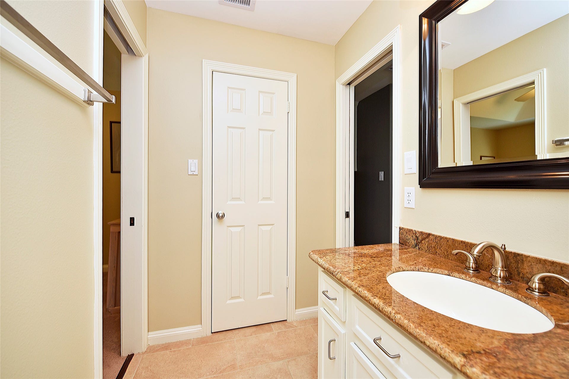 3315 Meadowside Drive, Sugar Land, TX 77478 3315 Meadowside Drive, Sugar Land, TX 77478
