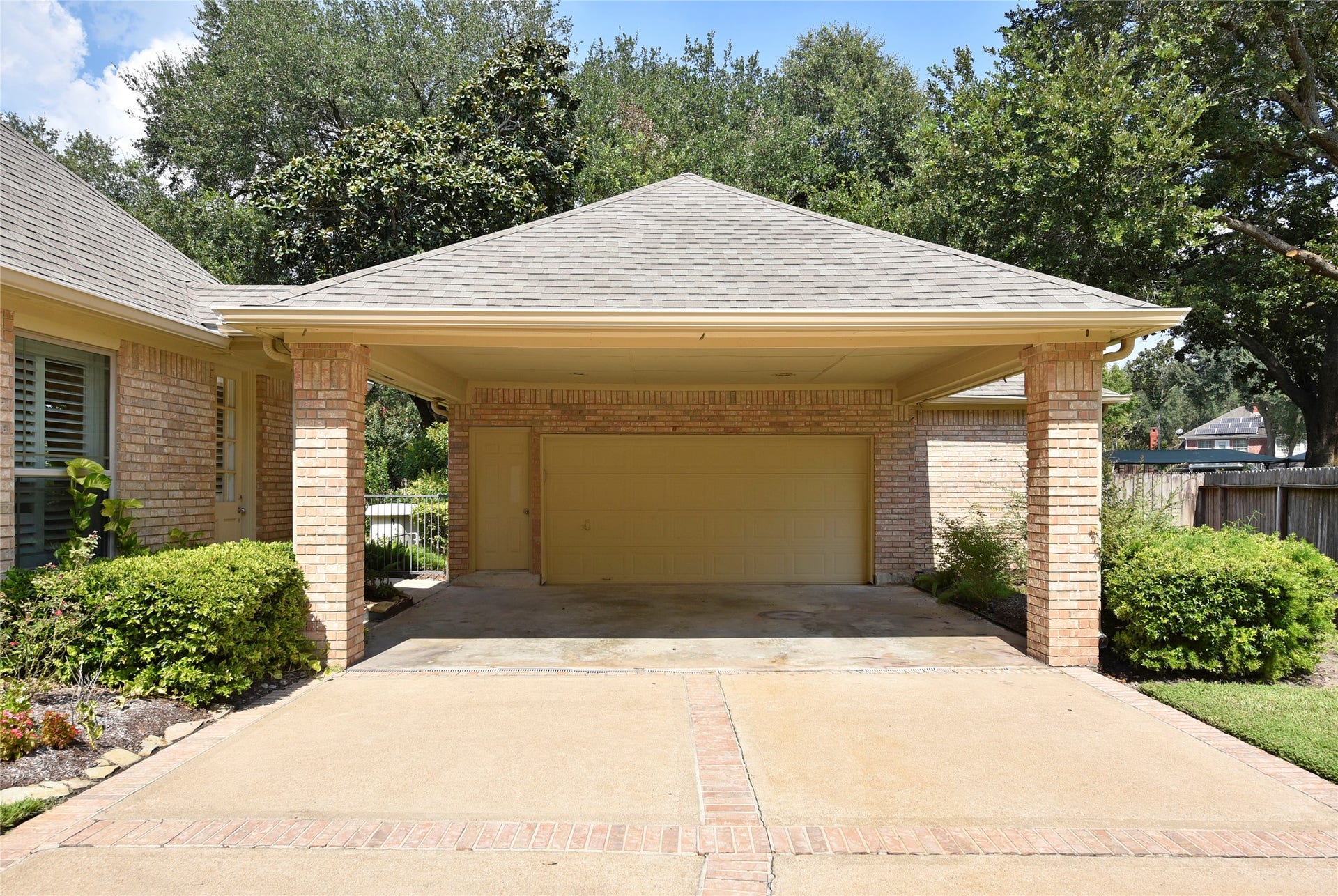 3315 Meadowside Drive, Sugar Land, TX 77478 3315 Meadowside Drive, Sugar Land, TX 77478