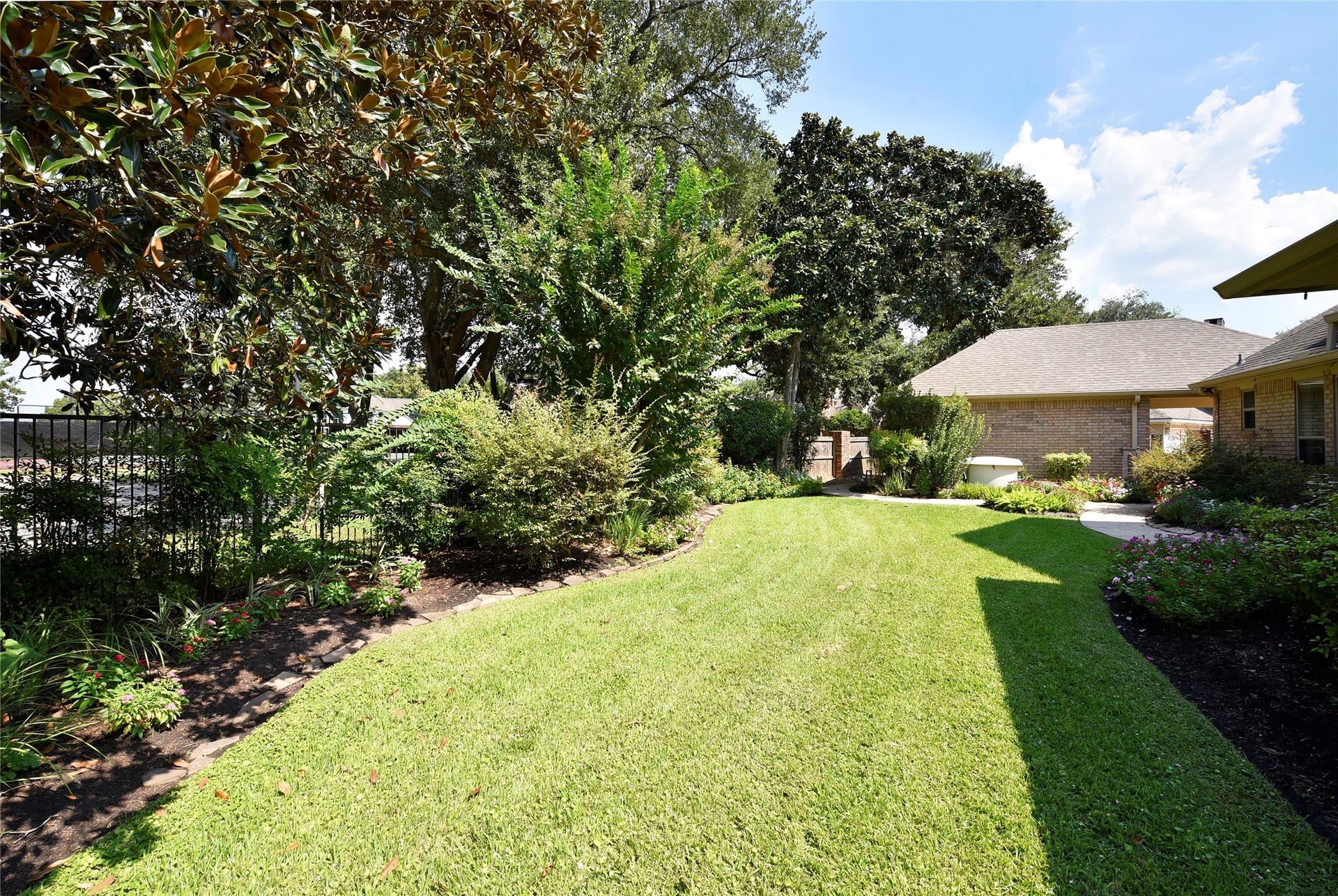 3315 Meadowside Drive, Sugar Land, TX 77478 3315 Meadowside Drive, Sugar Land, TX 77478