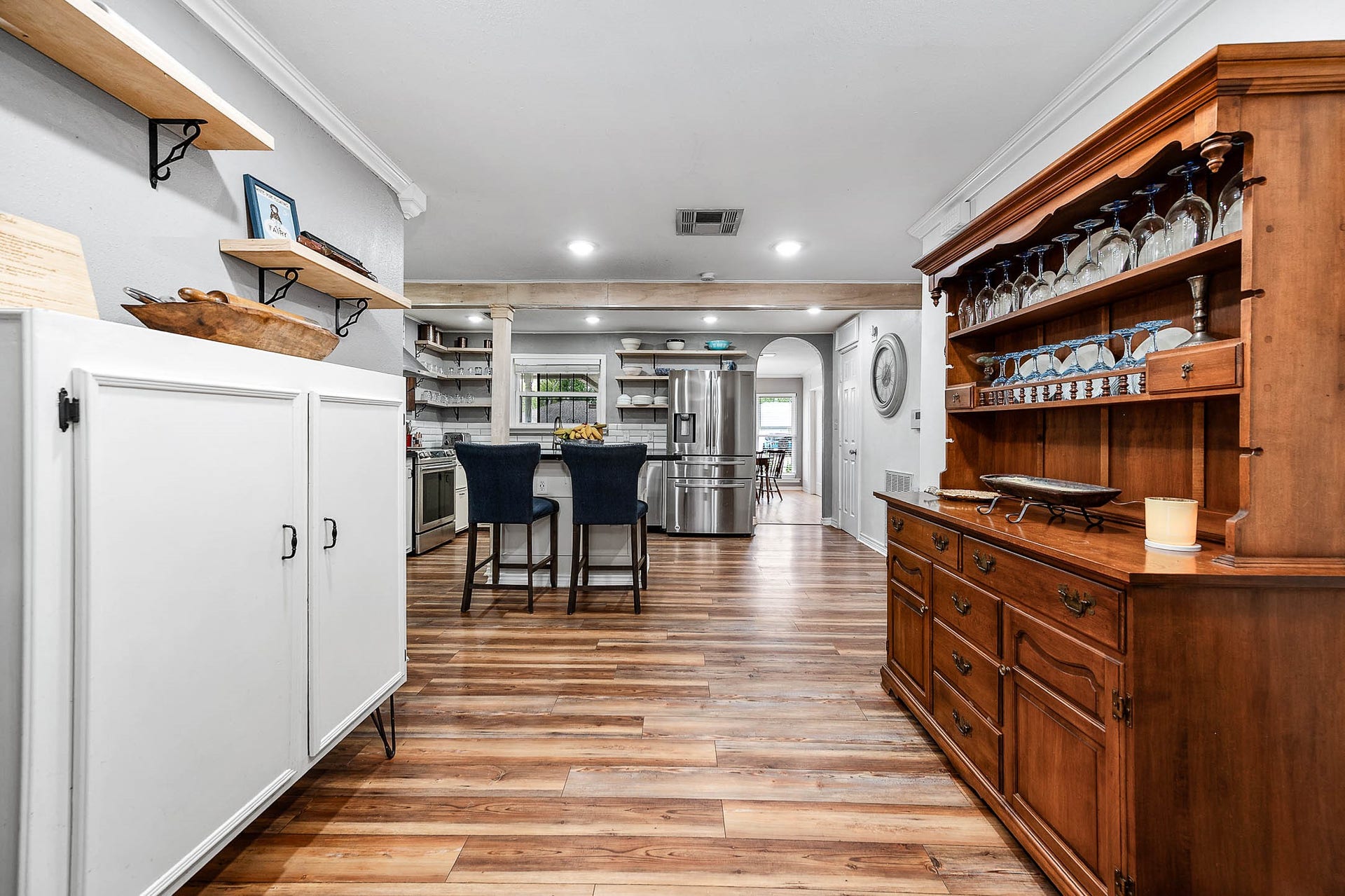 115 S Yaupon Street, Lake Jackson, TX 77566 Breakfast area off the kitchen with two pantries and plenty of storage.