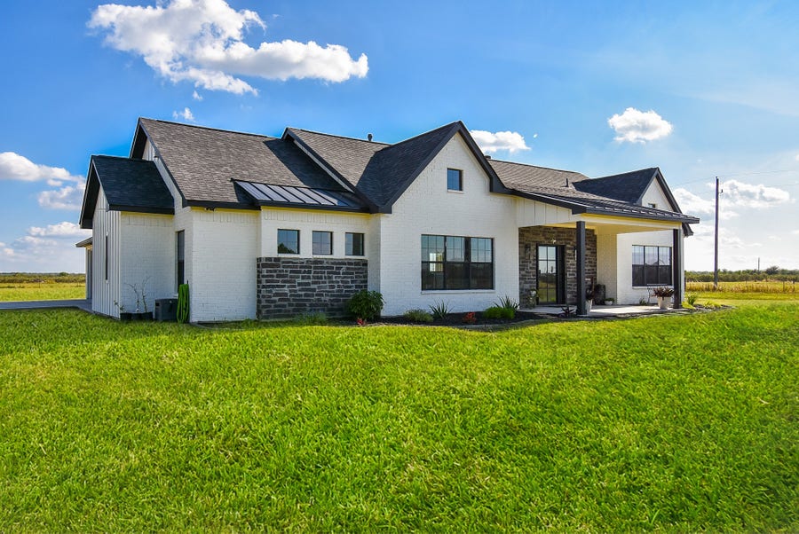 Property photo for 15007 Barak Road, Guy, TX