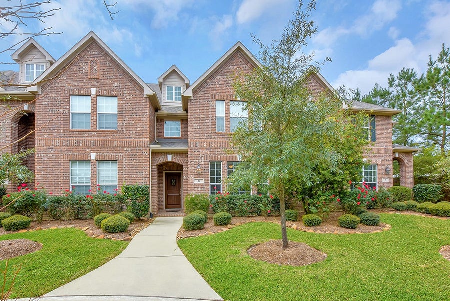 Property photo for 27 Umbria Lane, The Woodlands, TX