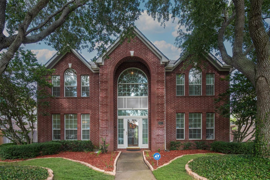 Property photo for 2627 Brazos Ridge Drive, Sugar Land, TX