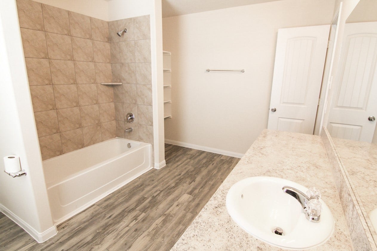 956 River Sage Court, La Marque, TX 77568 Photos may be representative of the floor plan and not the exact home. Finishes, layout, and features of the actual property for lease may vary.