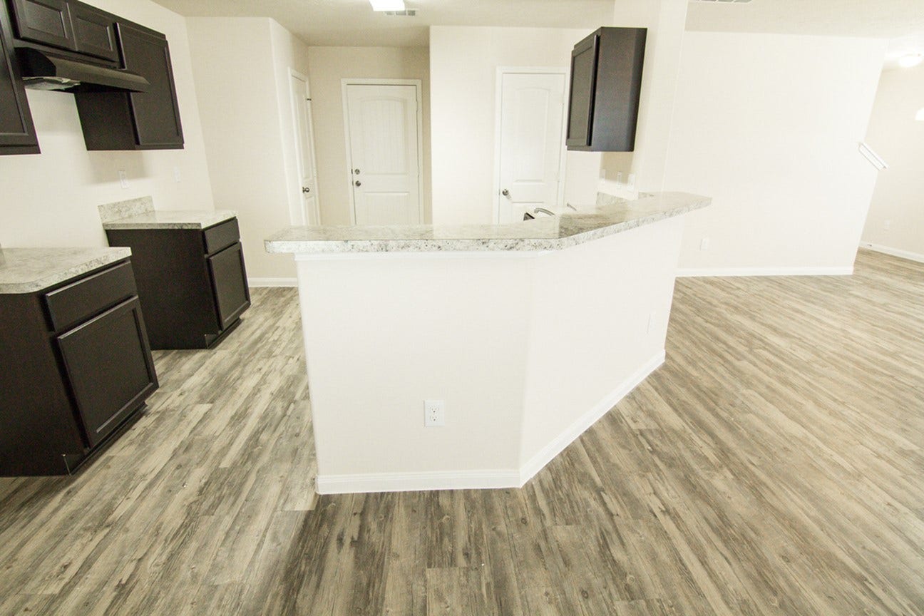 956 River Sage Court, La Marque, TX 77568 Photos may be representative of the floor plan and not the exact home. Finishes, layout, and features of the actual property for lease may vary.