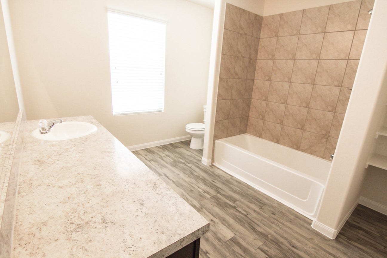 956 River Sage Court, La Marque, TX 77568 Photos may be representative of the floor plan and not the exact home. Finishes, layout, and features of the actual property for lease may vary.