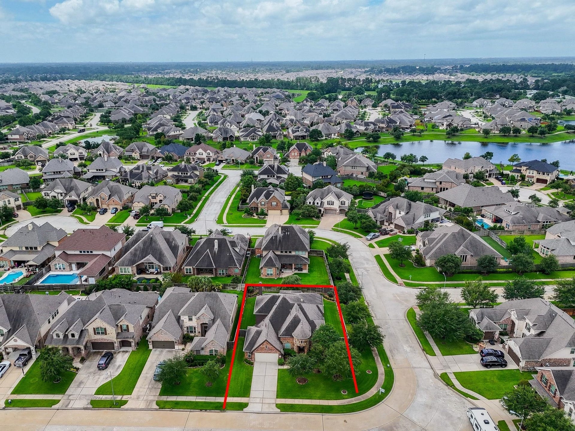 Community ponds,  lakes, parks, trails, tennis courts, area schools. Wildwood @ Northpointe