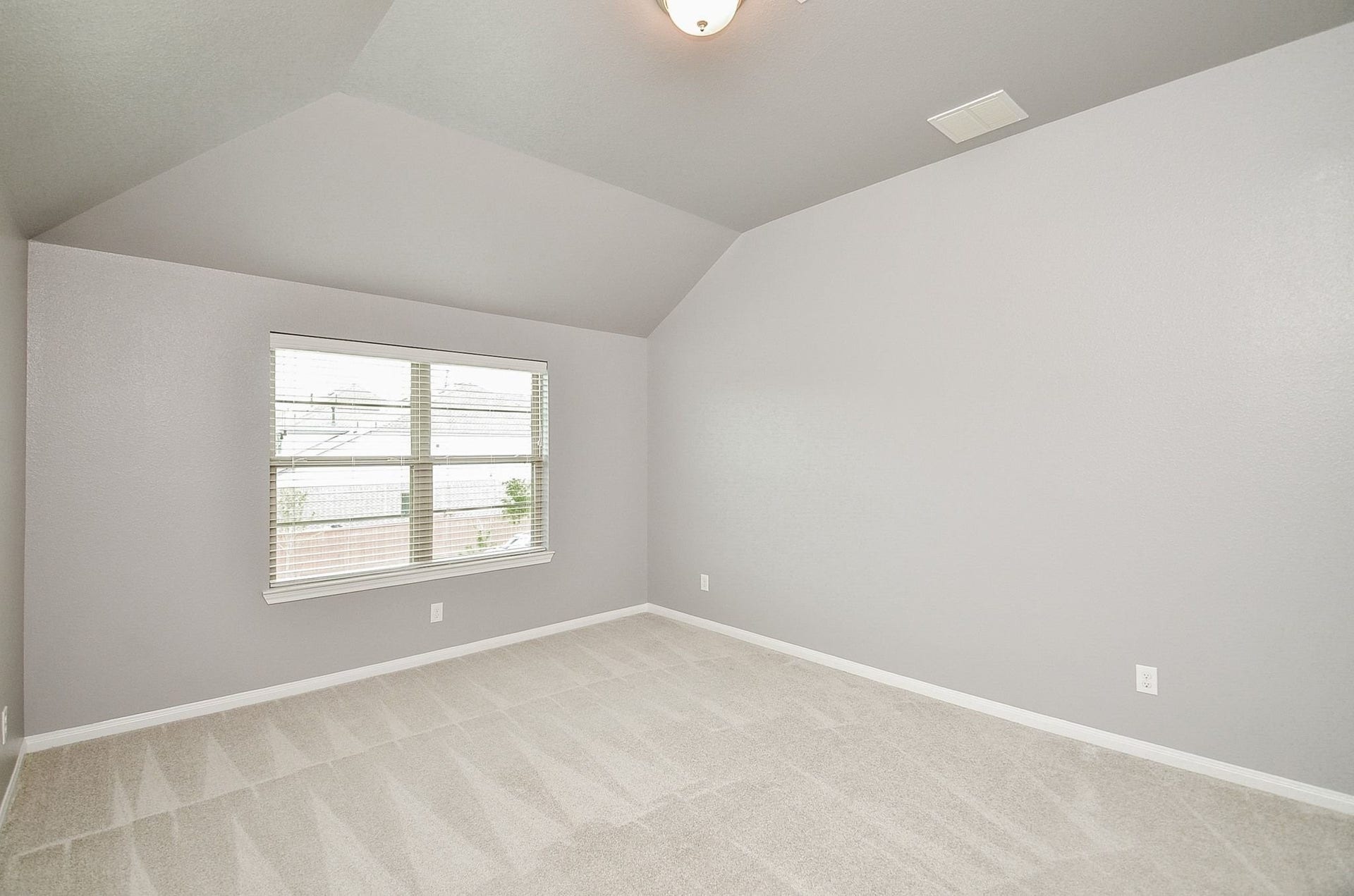 860 Marisol Bay Drive, Katy, TX 77493 Just off the gameroom and facing the front yard is this flex space that could be used for many situations including a media area, additional play room or even additional office space.