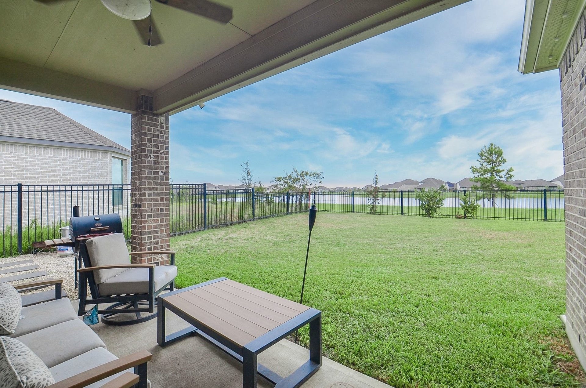 860 Marisol Bay Drive, Katy, TX 77493 Step out the backdoor to a covered patio