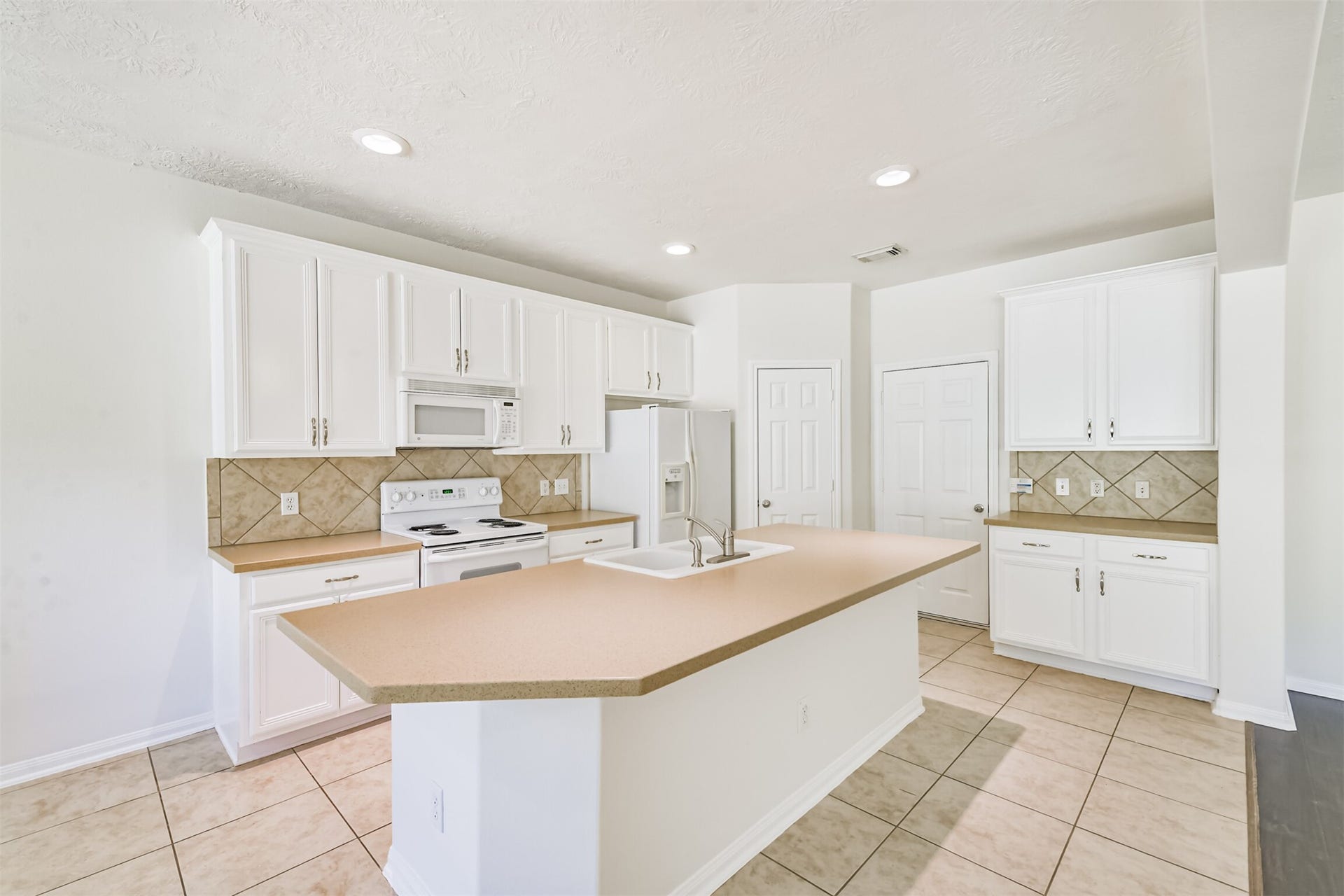 122 Cornflower Drive, The Woodlands, TX 77384 122 Cornflower Drive, The Woodlands, TX 77384