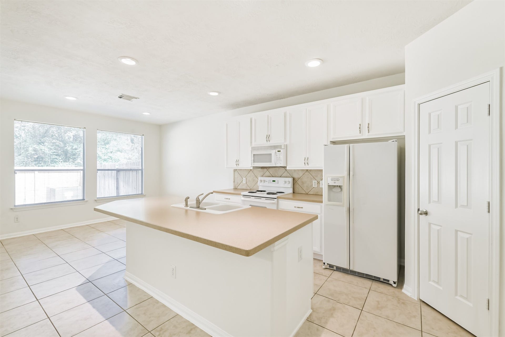 122 Cornflower Drive, The Woodlands, TX 77384 122 Cornflower Drive, The Woodlands, TX 77384