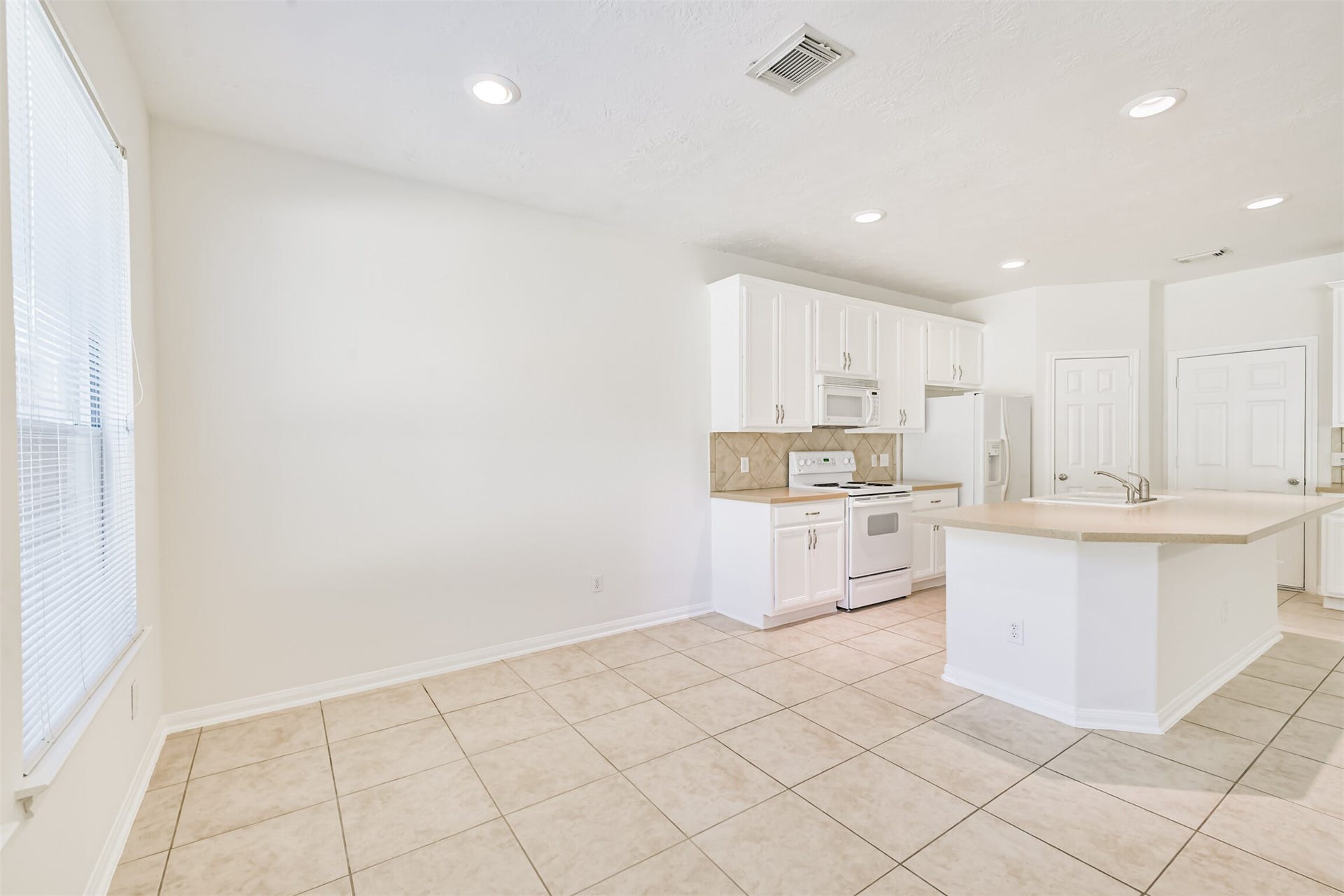 122 Cornflower Drive, The Woodlands, TX 77384 122 Cornflower Drive, The Woodlands, TX 77384