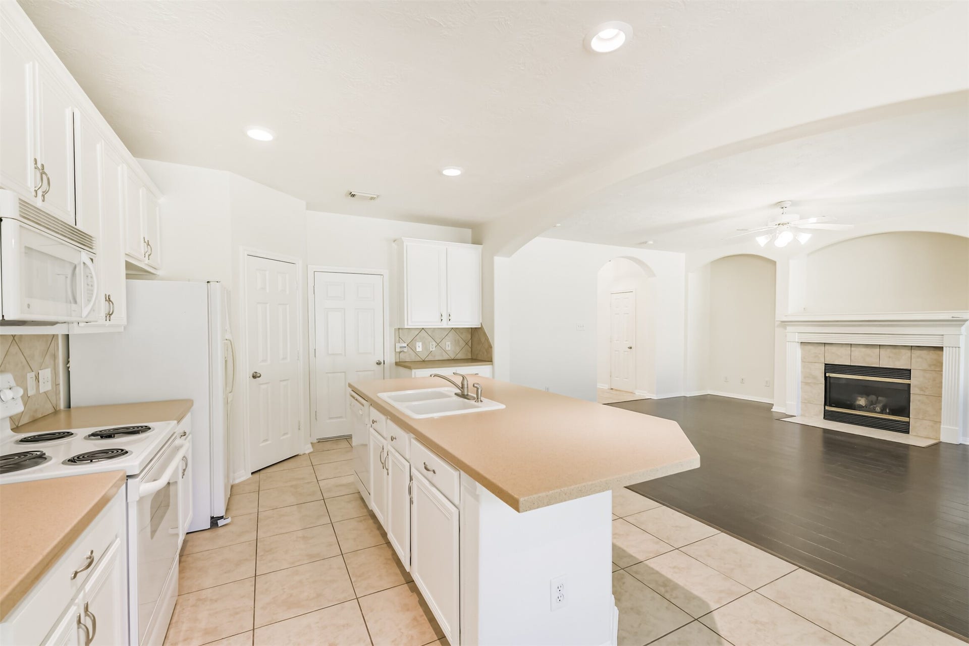 122 Cornflower Drive, The Woodlands, TX 77384 122 Cornflower Drive, The Woodlands, TX 77384