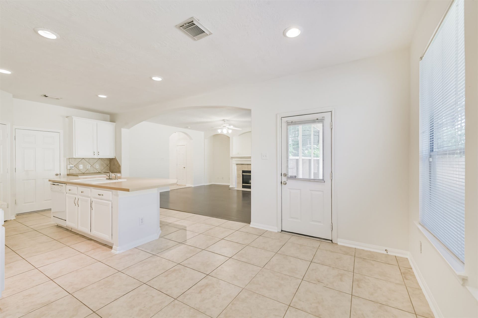 122 Cornflower Drive, The Woodlands, TX 77384 122 Cornflower Drive, The Woodlands, TX 77384