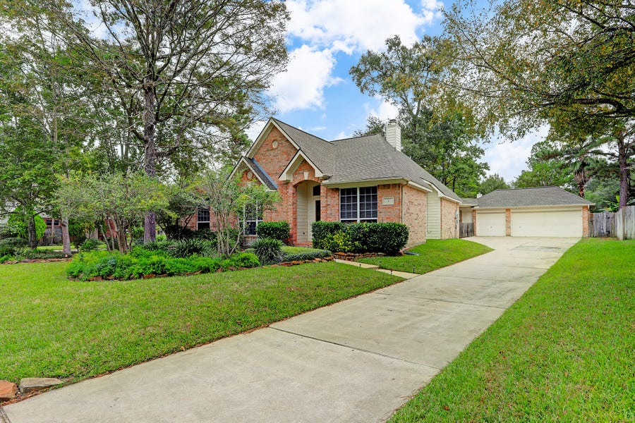 Property photo for 3 S Acacia Park Circle, The Woodlands, TX