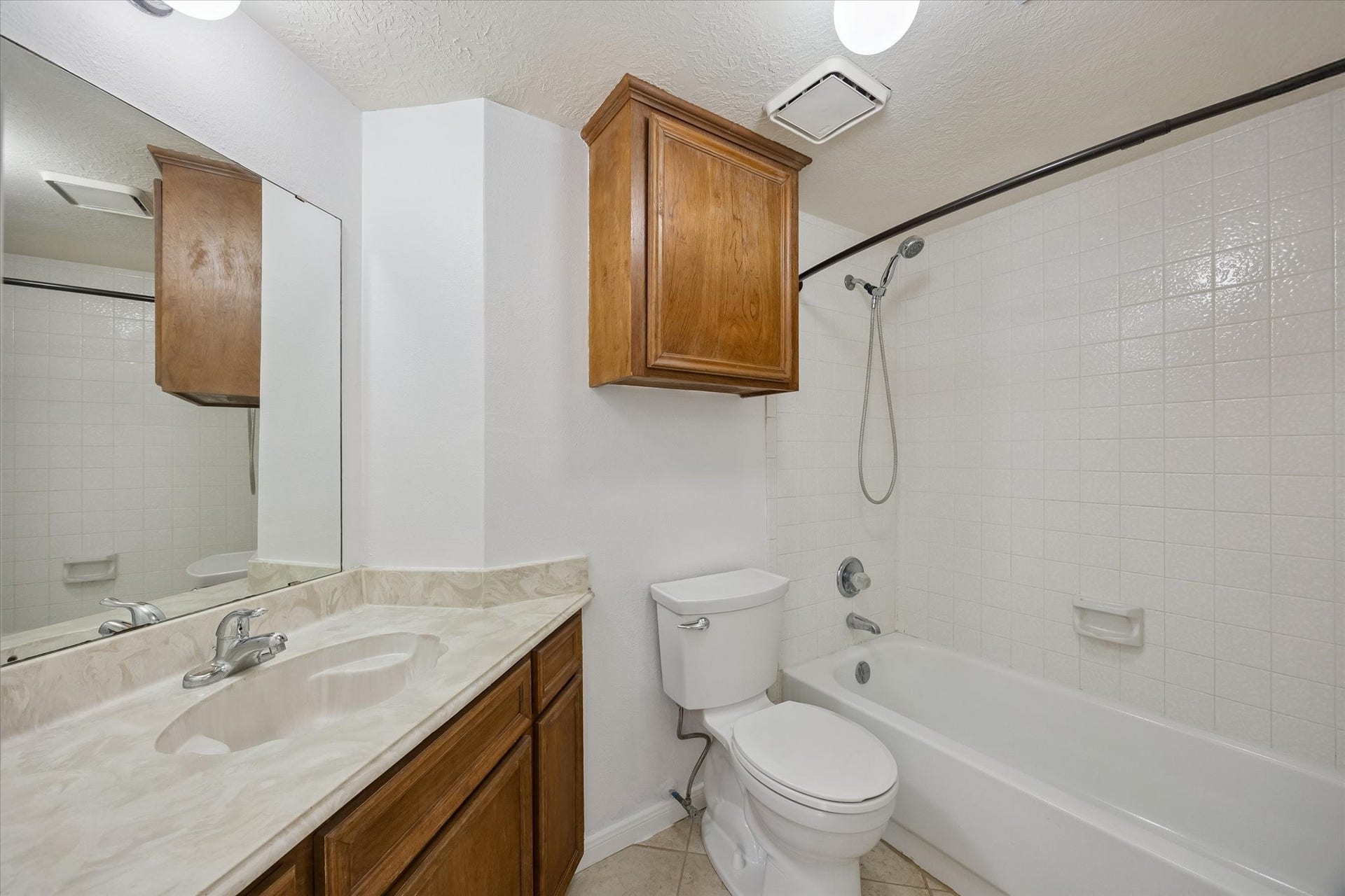 5813 Guadalupe Drive, Dickinson, TX 77539 5813 Guadalupe Drive, Dickinson, TX 77539