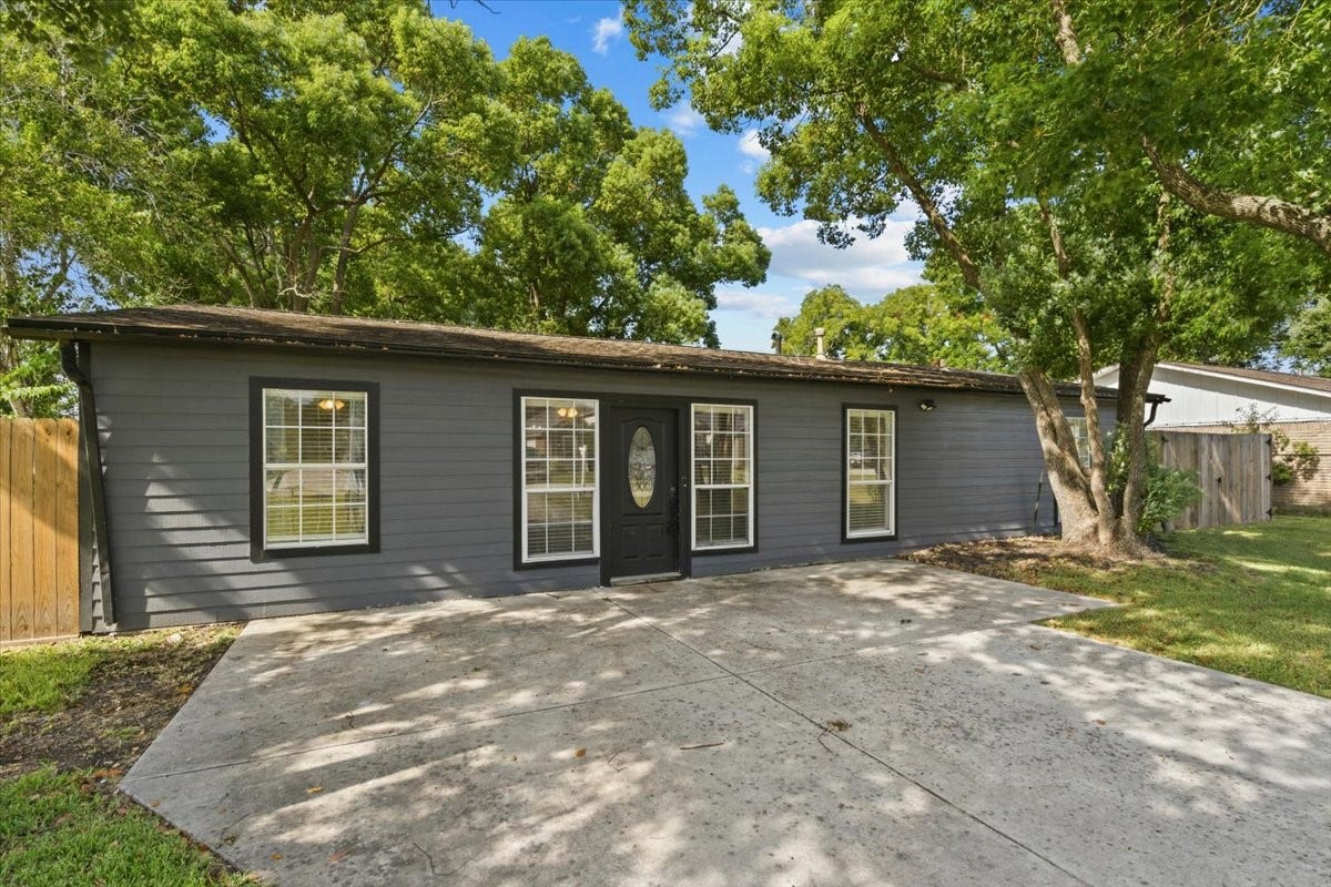 4501 E 38th Street, Dickinson, TX 77539 4501 E 38th Street, Dickinson, TX 77539