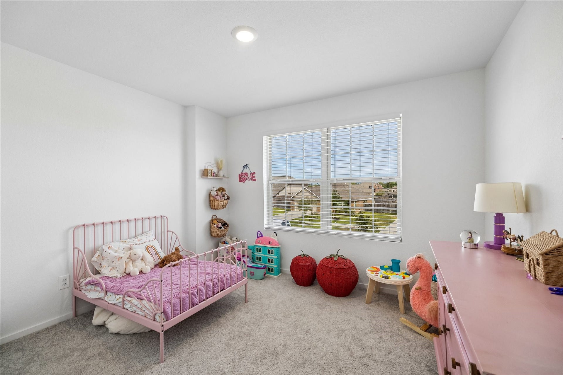 4322 Banfield Hills Lane, Baytown, TX 77521 Cozy secondary bedroom ideal as a guest suite or quiet home office.