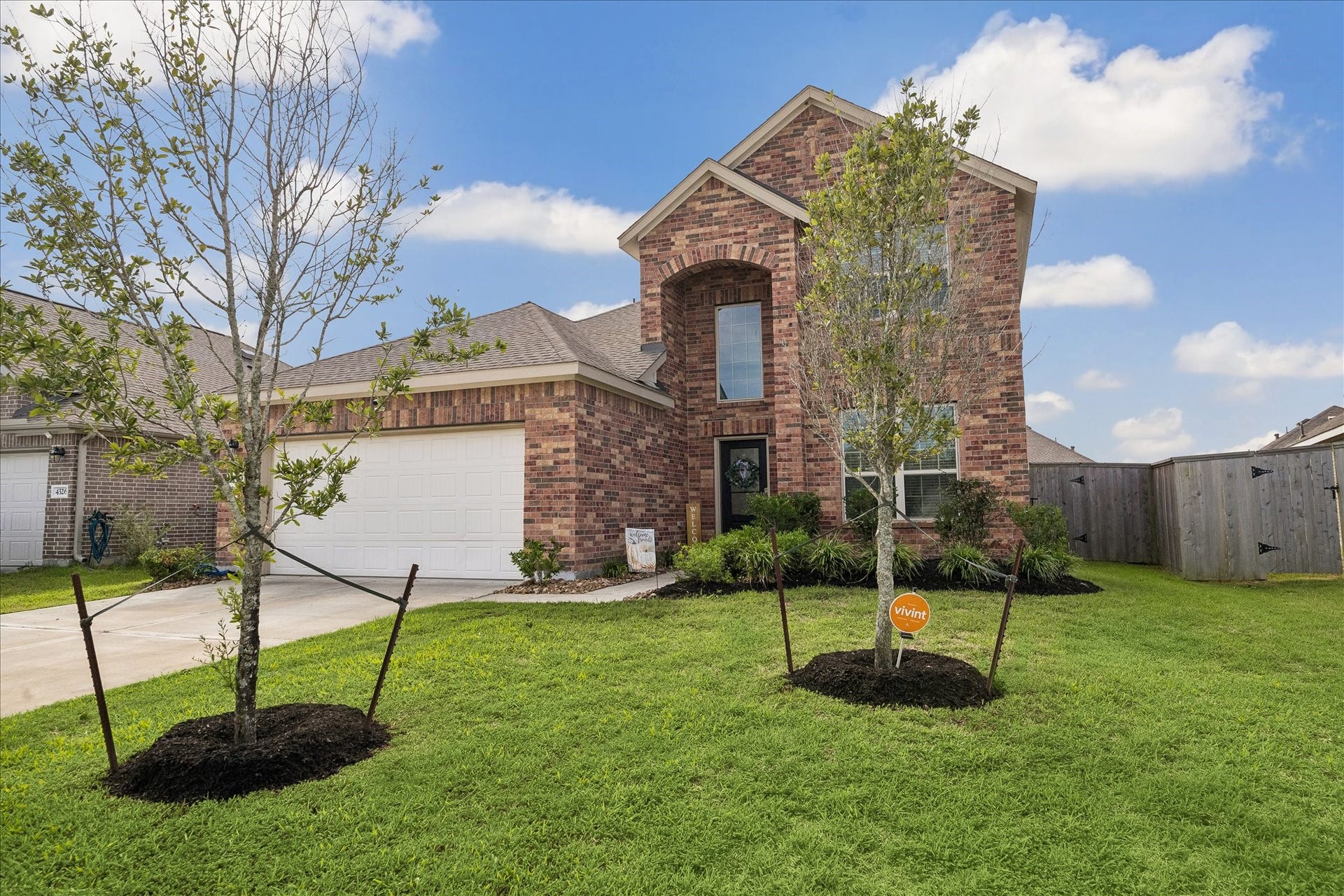 4322 Banfield Hills Lane, Baytown, TX 77521 Make this home with stunning curb appeal on this brick 2-story with a 2-car garage and manicured front yard your new home!