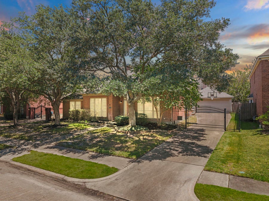 Property photo for 11106 Tulip Garden Court, Houston, TX