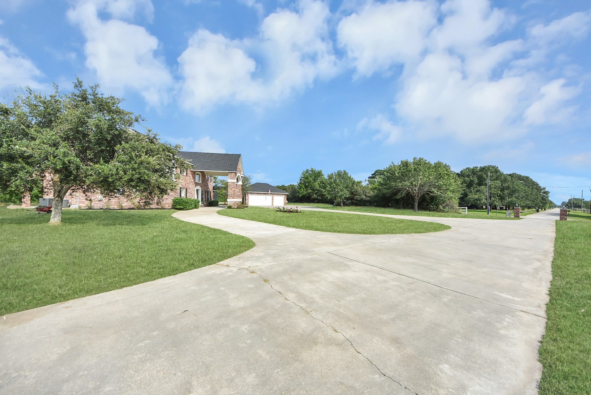 3237 Avenue G 1/2, Santa Fe, TX 77510 RV / Extra Parking.