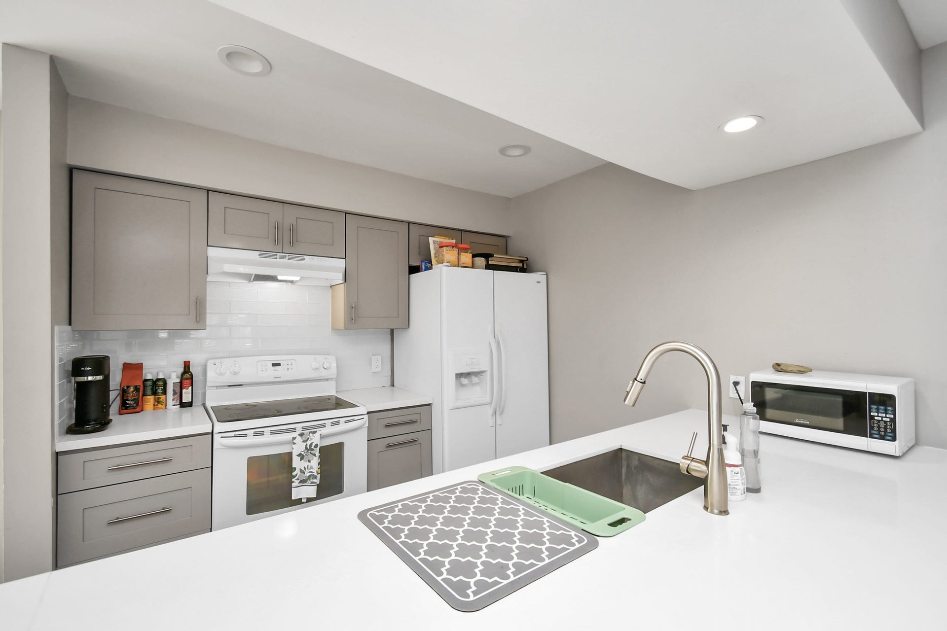 6111 Beverly Hill Street, #62, Houston, TX 77057 6111 Beverly Hill Street, #62, Houston, TX 77057