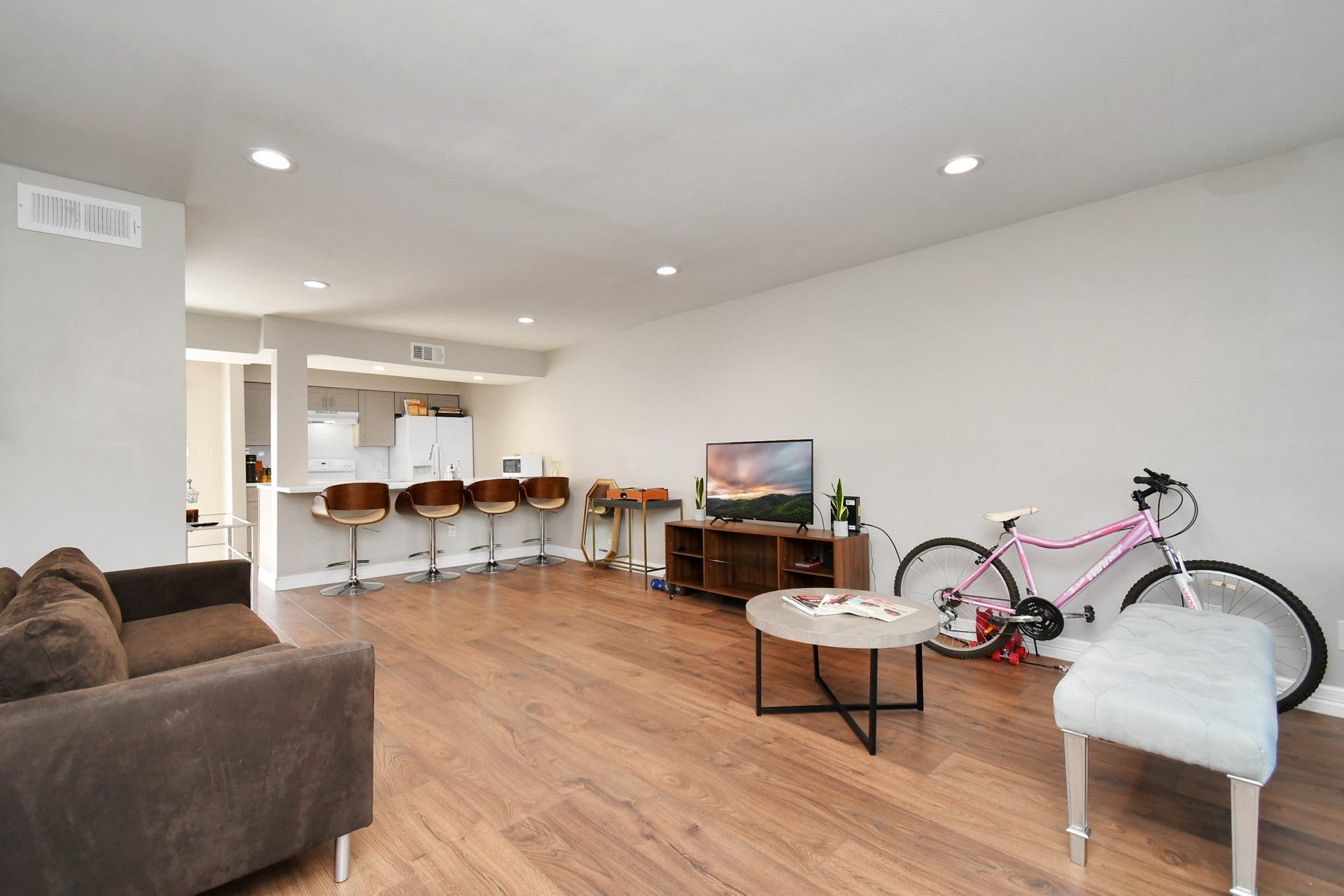 6111 Beverly Hill Street, #62, Houston, TX 77057 6111 Beverly Hill Street, #62, Houston, TX 77057