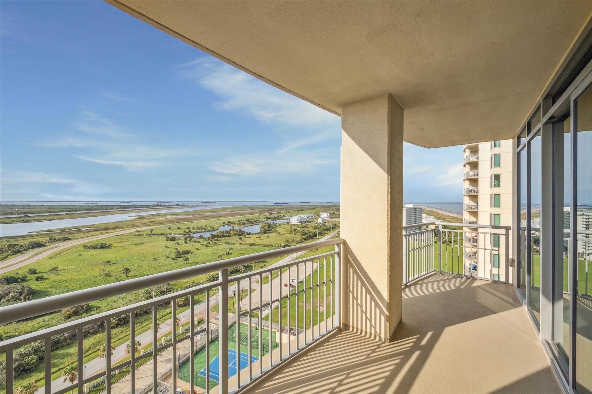 801 E Beach Drive, #TW1600, Galveston, TX 77550 Primary bedroom balcony