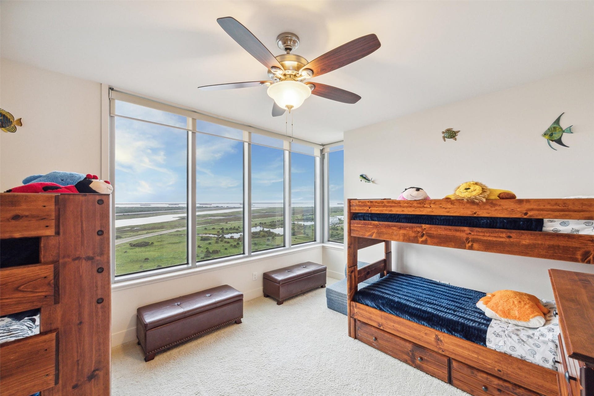 801 E Beach Drive, #TW1600, Galveston, TX 77550 Bedroom 3 ensuite with shower