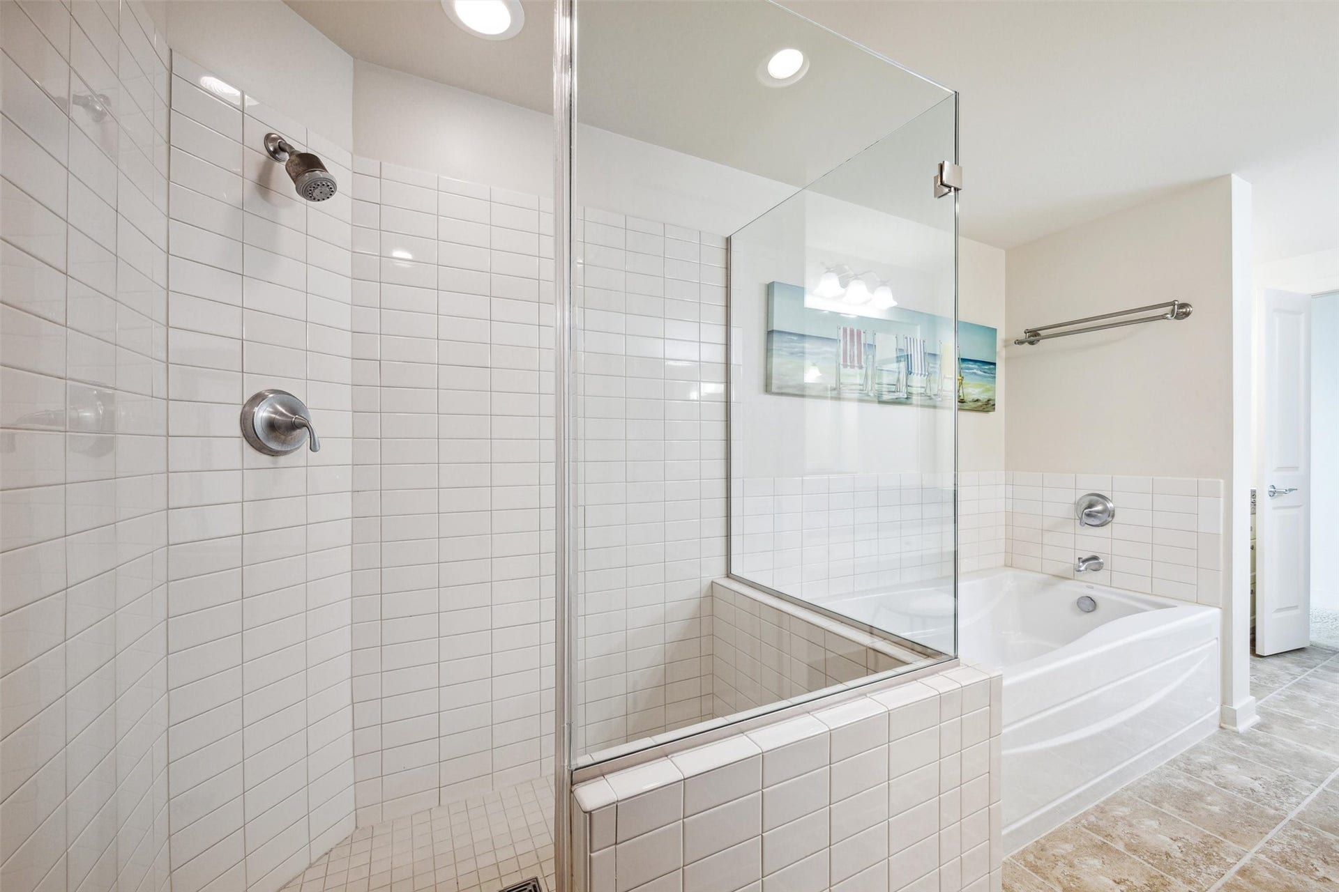 801 E Beach Drive, #TW1600, Galveston, TX 77550 Primary bath