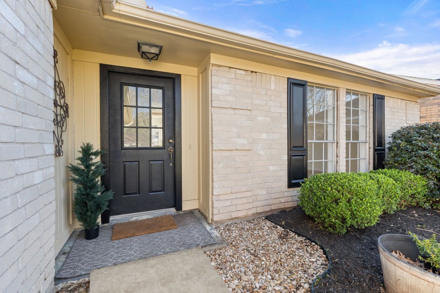 Property photo for 3932 Frontier Dr Drive, Sugar Land, TX