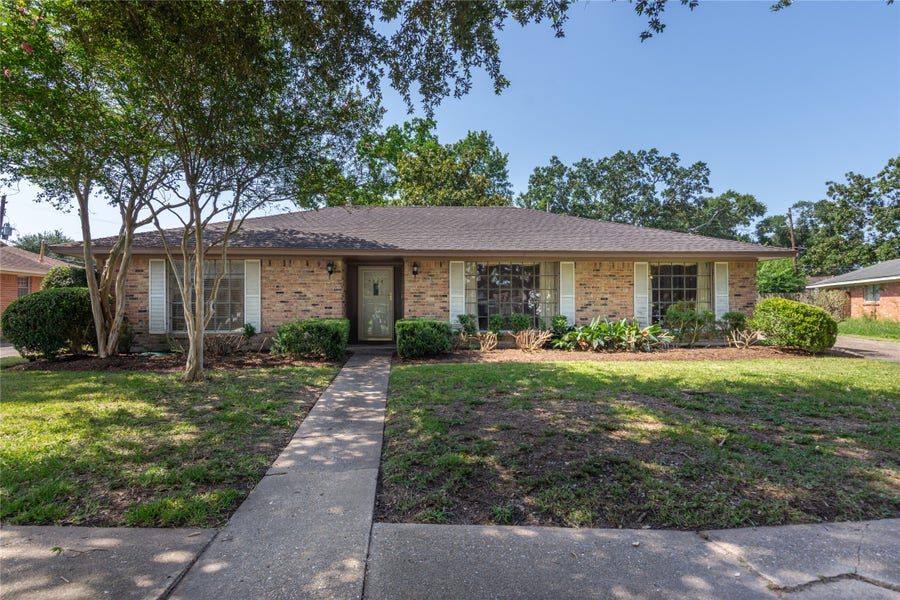 Property photo for 7518 Glenheath Street, Houston, TX
