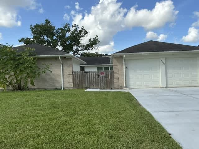Property photo for 16223 Barcelona Drive, Friendswood, TX