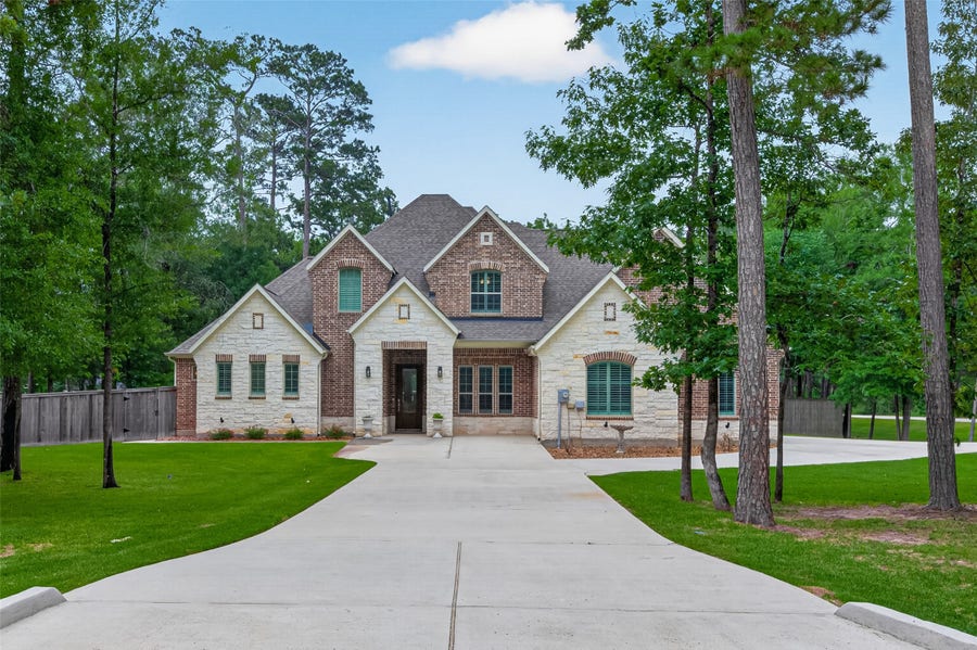Property photo for 12011 Oak Crest Court, Conroe, TX
