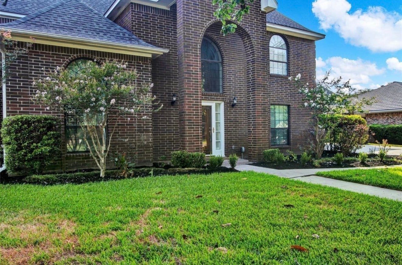 611 N Hickory Street, Tomball, TX 77375 611 N Hickory Street, Tomball, TX 77375