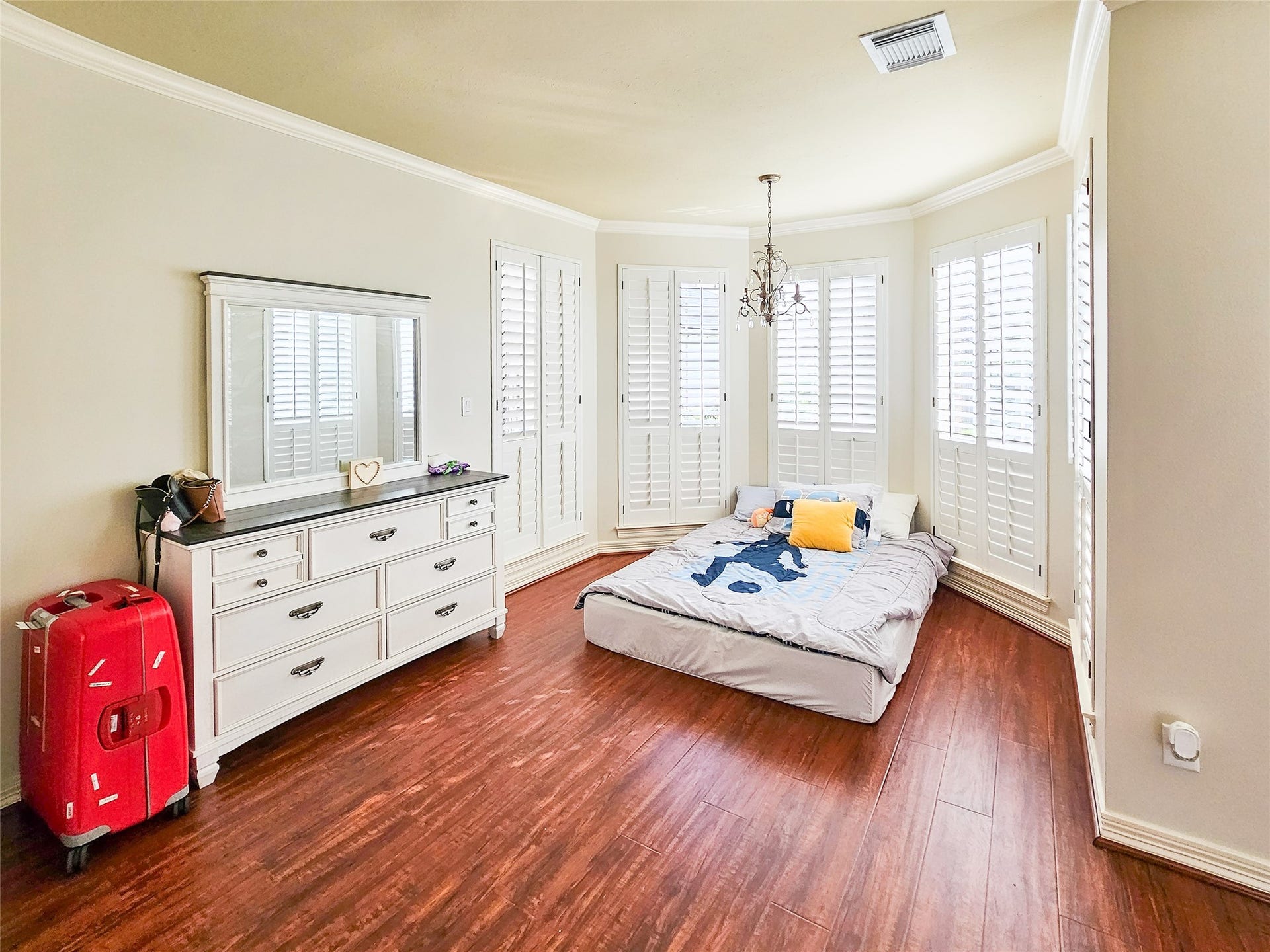 5007 Cambridge Street, Sugar Land, TX 77479 5007 Cambridge Street, Sugar Land, TX 77479