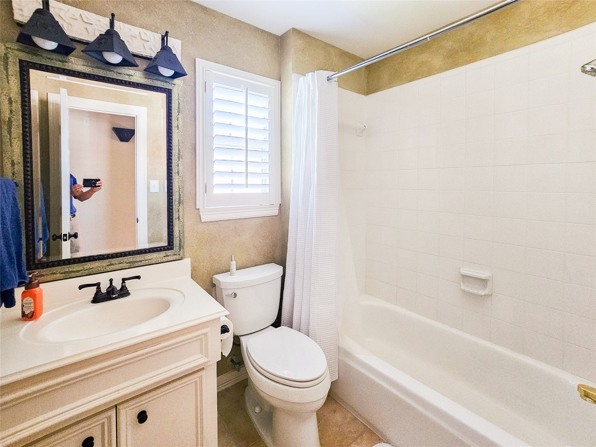 5007 Cambridge Street, Sugar Land, TX 77479 5007 Cambridge Street, Sugar Land, TX 77479