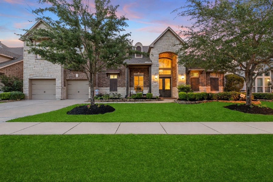 Property photo for 19514 Meadow Lakes Drive, Cypress, TX