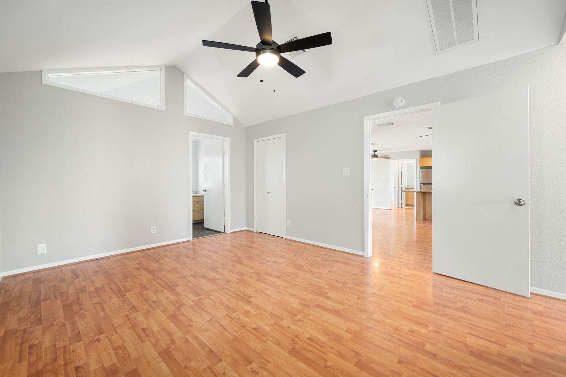 1264 Blue Heron Street, Hitchcock, TX 77563