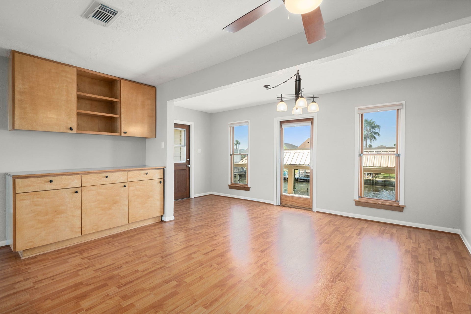 1264 Blue Heron Street, Hitchcock, TX 77563