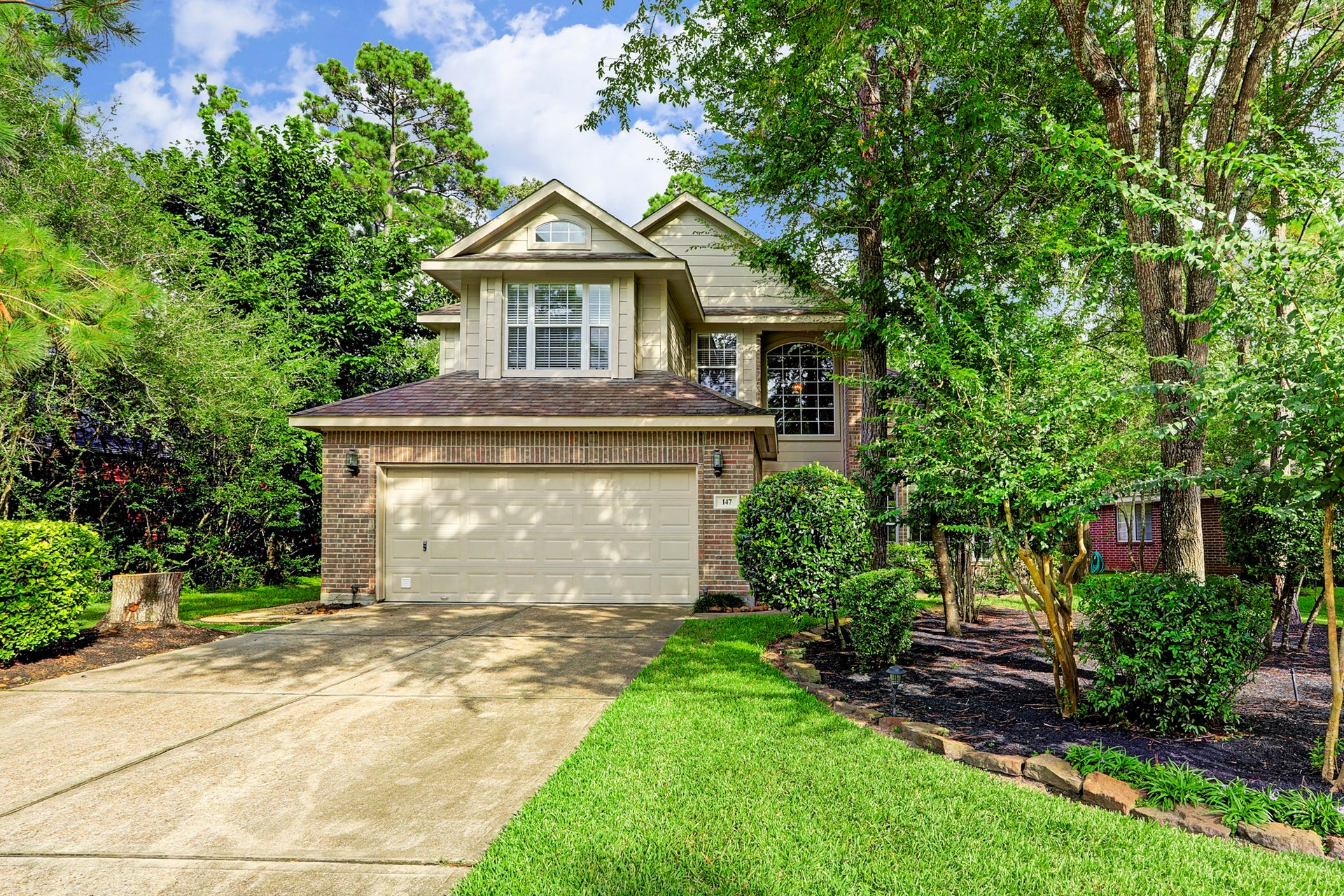 147 N Willow Point Circle, The Woodlands, TX 77382 147 N Willow Point Circle, The Woodlands, TX 77382