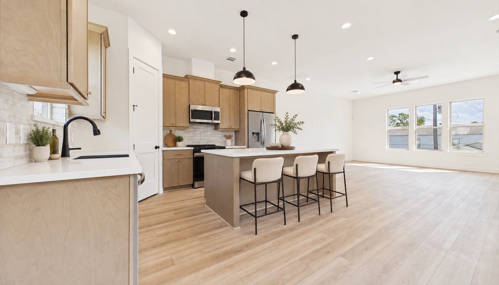 4207 Arlington Street, Houston, TX 77018 Kirchen Area( AI Photo)