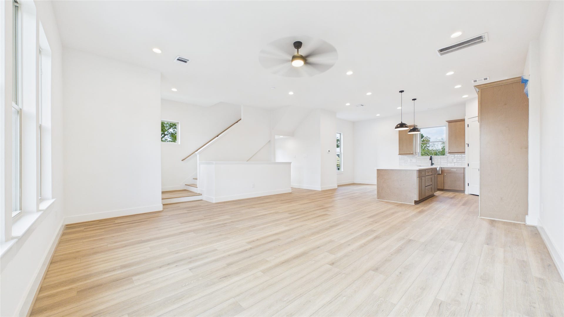 4207 Arlington Street, Houston, TX 77018 4207 Arlington Street, Houston, TX 77018