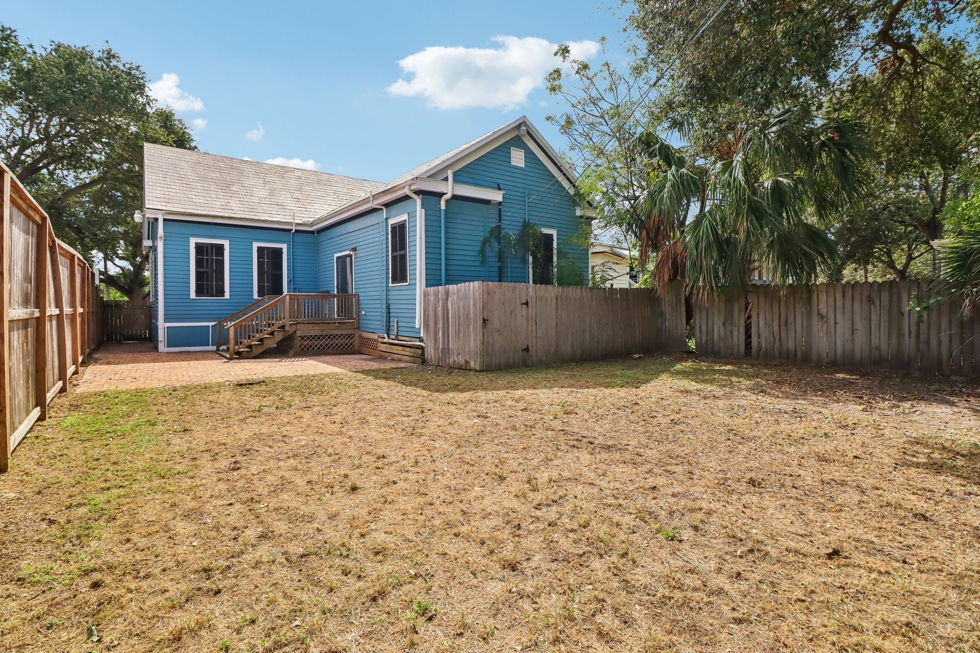 2318 Avenue M, Galveston, TX 77550 2318 Avenue M, Galveston, TX 77550