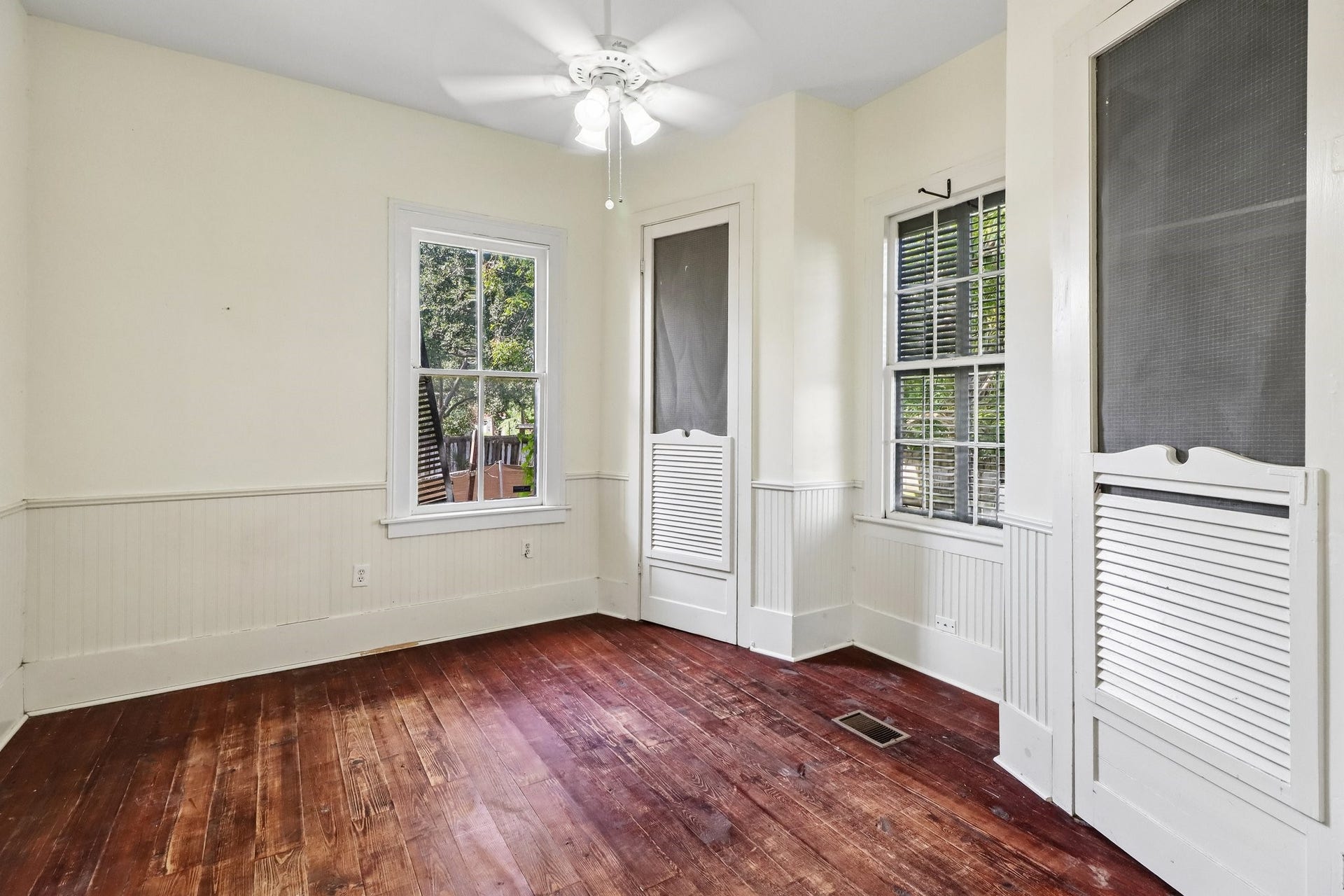 2318 Avenue M, Galveston, TX 77550 2318 Avenue M, Galveston, TX 77550