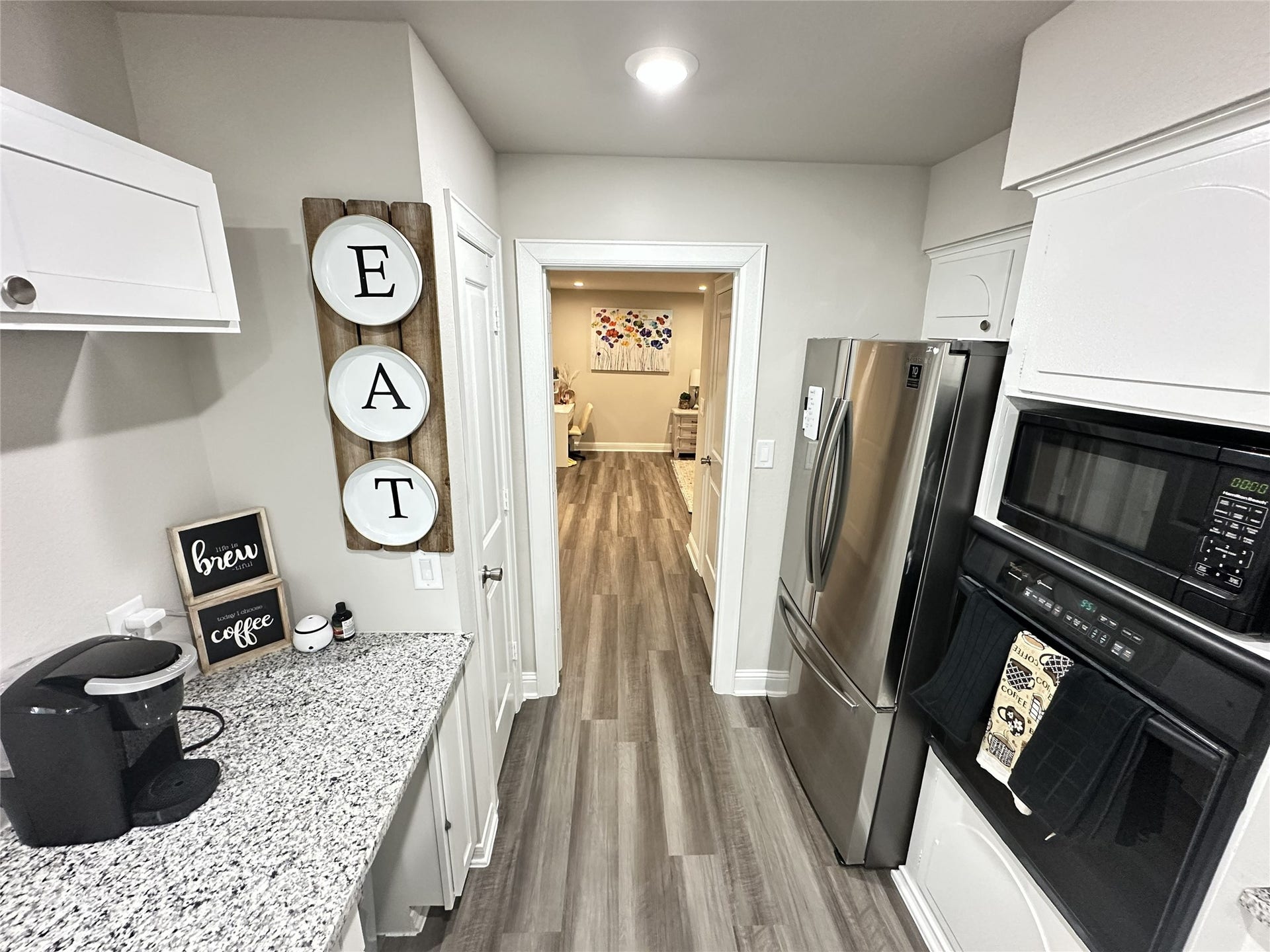 201 S 5th Street, Highlands, TX 77562