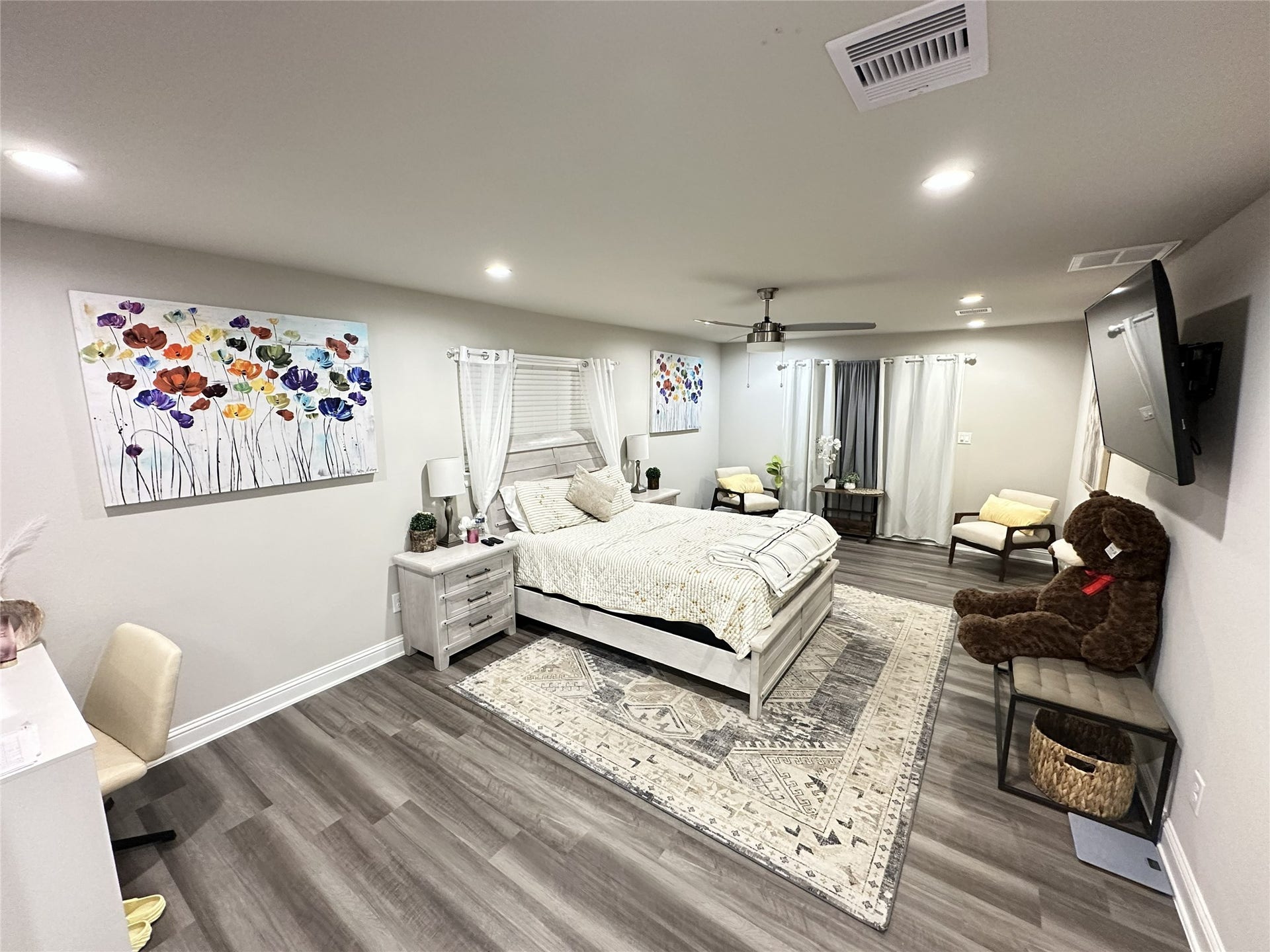 201 S 5th Street, Highlands, TX 77562