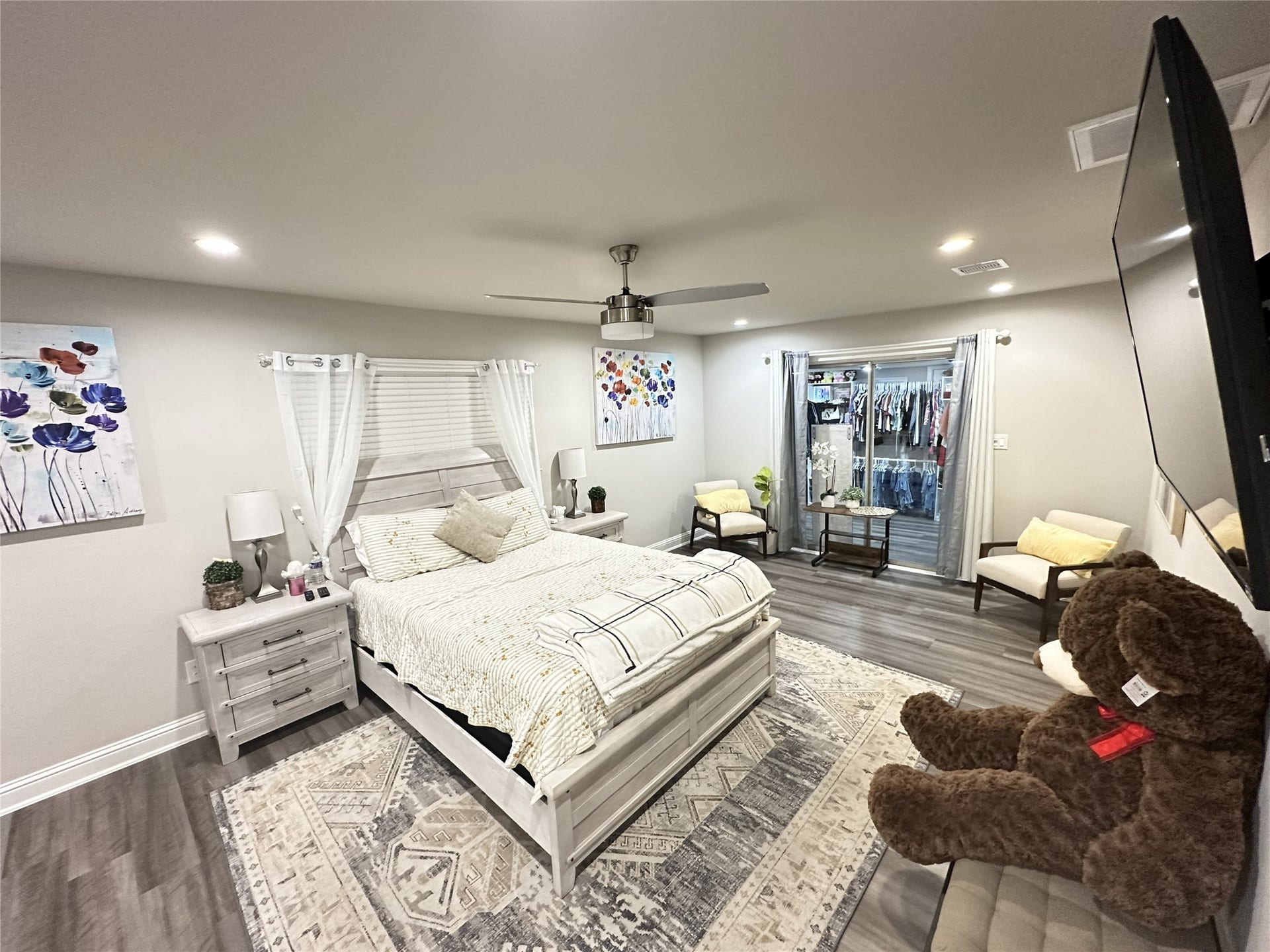 201 S 5th Street, Highlands, TX 77562