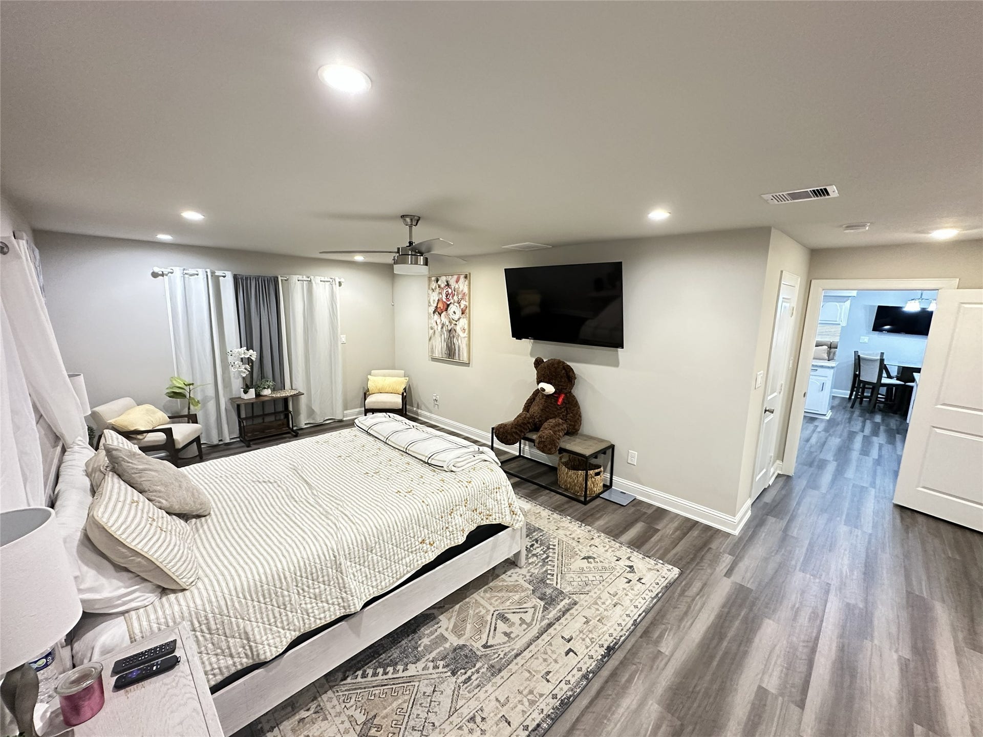 201 S 5th Street, Highlands, TX 77562